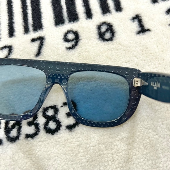 Azzedine Alaia Paris Rectangular Dark Navy Blue Sunglasses. main image 4